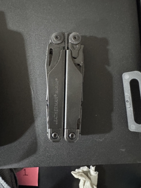 Leatherman surge