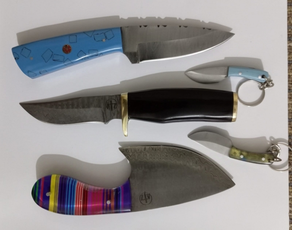 Totally handmade Special antique design 3pc Skinner knives 2pc gift keychains, Pakka wood & Vangi