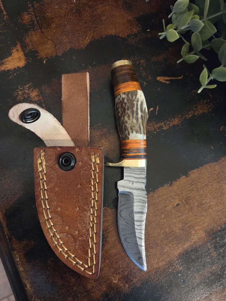 Deer Antler Damascus knife with sheath