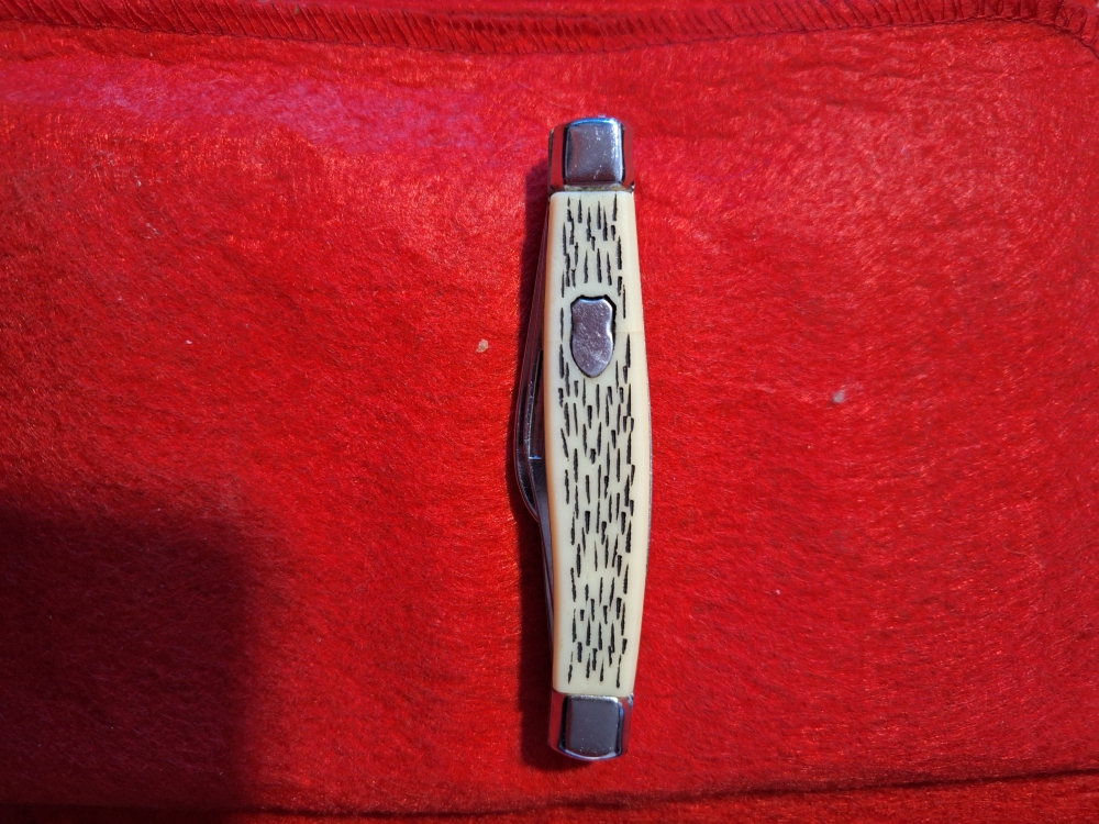 NOS 1980s \"Made In China\" Snake Skin Stockman Folding Pocket Whittler Knife Overall Length 9\" handle 4\"