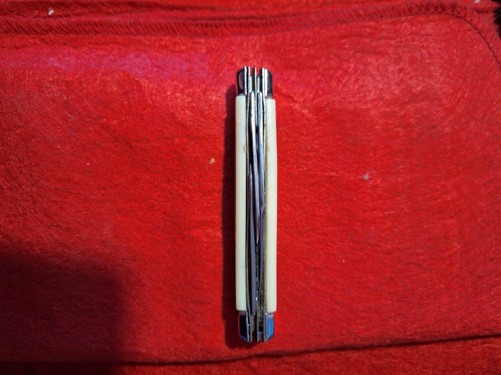 NOS 1980s \"Made In China\" Snake Skin Stockman Folding Pocket Whittler Knife Overall Length 9\" handle 4\"