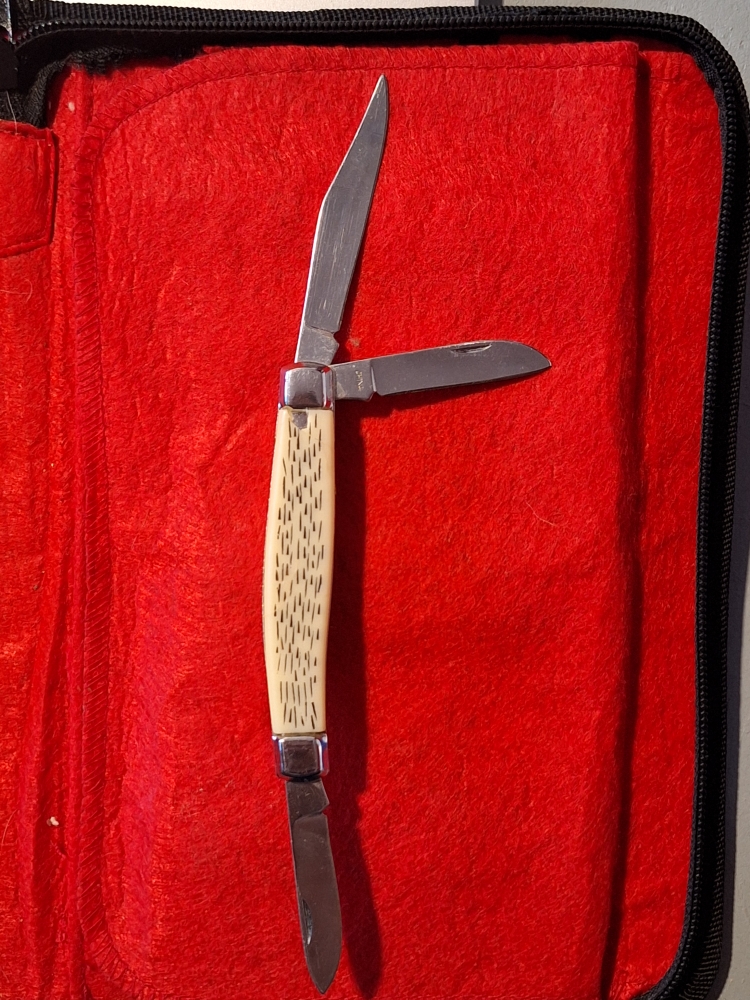 NOS 1980s \"Made In China\" Snake Skin Stockman Folding Pocket Whittler Knife Overall Length 9\" handle 4\"