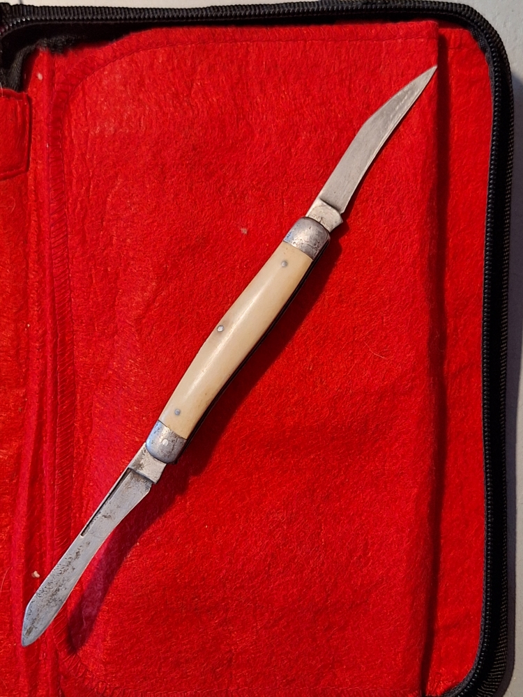 Vintage double blade pocket knife stainless steel overall length 9 1/2\" blade 1  3\" blade 2 2 1/2\" handle 4\"