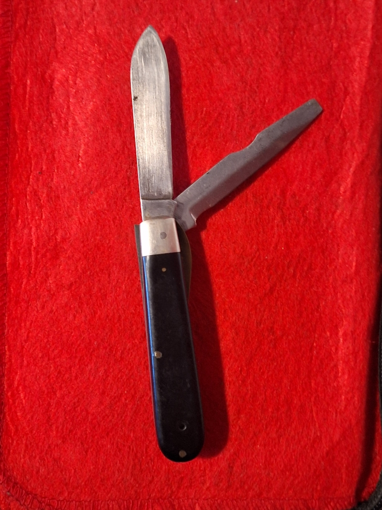 Vintage Camillus TL-29 Electrician Pocket Knife 2 Blades Wood Handle USA Made Overall Length 6 1/2\"