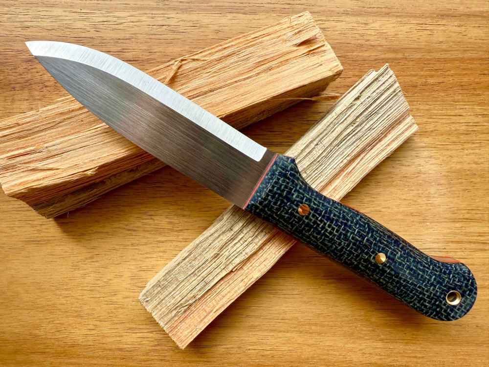 Bushcraft Knife. Scandi grind. Handcrafted. AEB-L Steel. 61 HRC Cryo. For Outdoor and Camping