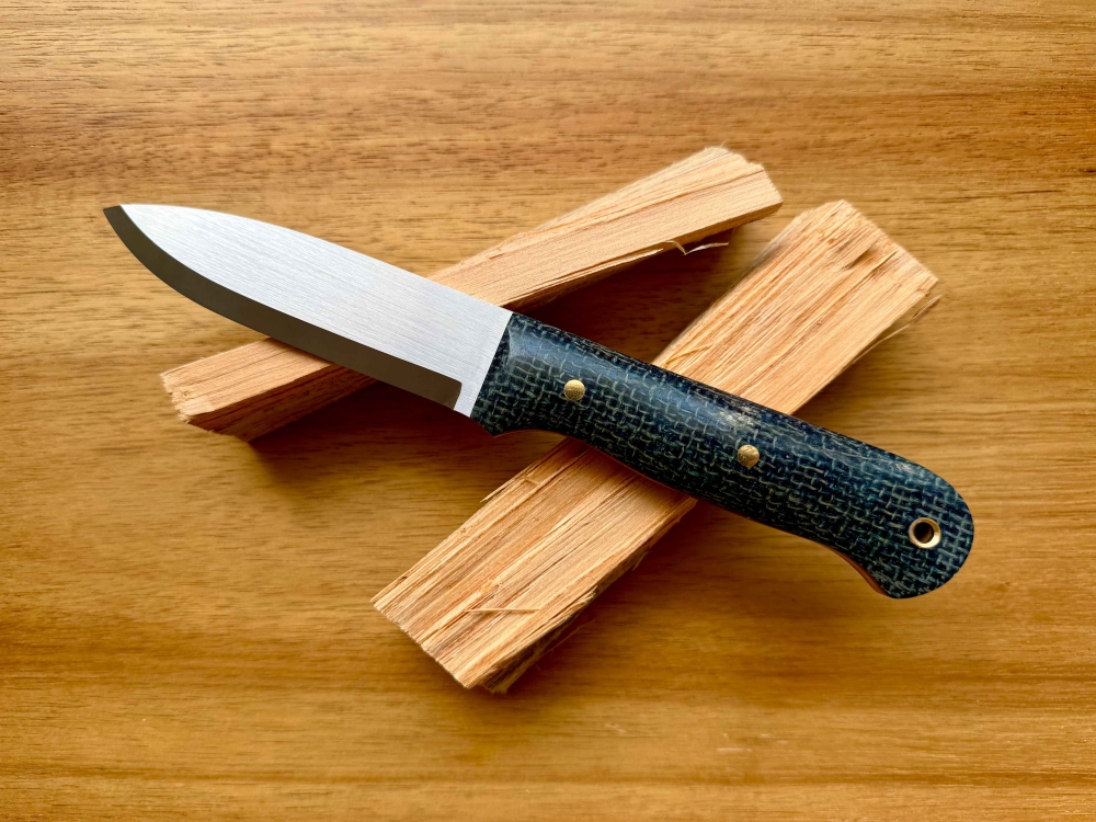 Bushcraft Knife. Scandi grind. Handcrafted. AEB-L Steel. 61 HRC Cryo. For Outdoor and Camping
