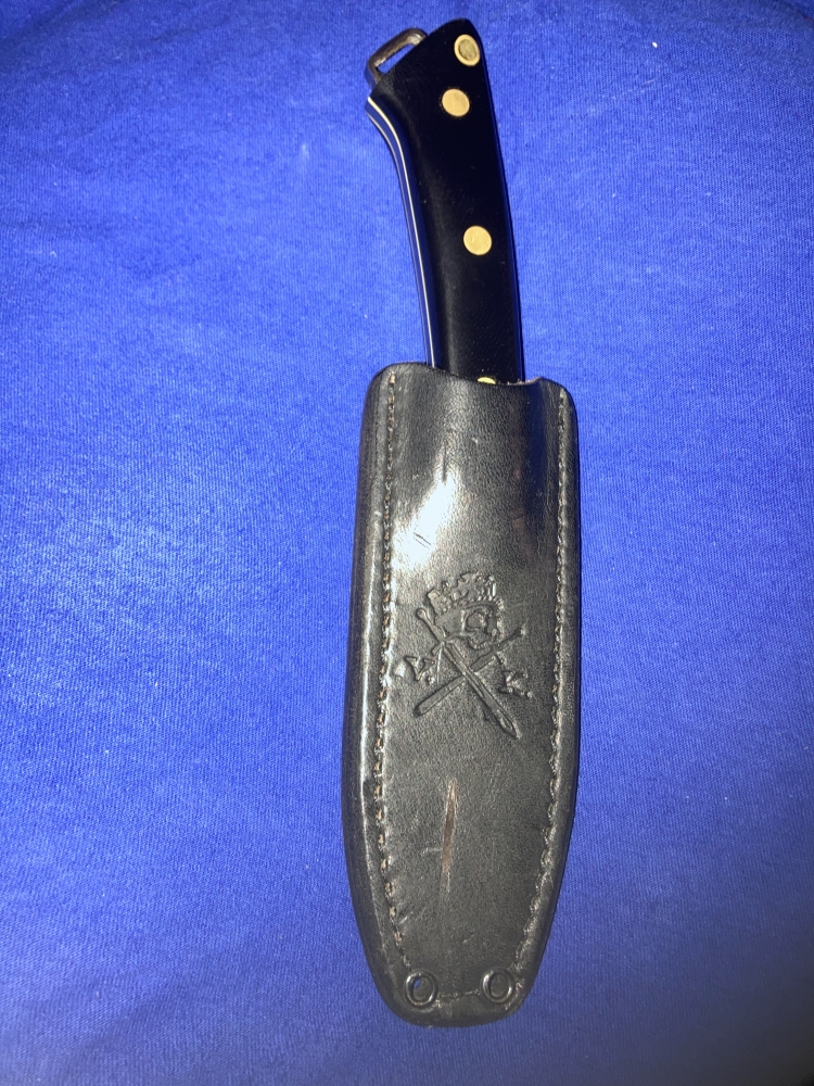 Bark River knifes El max with black leather sheath. Limited edition. I’m only selling it because it’s not getting shown off like it should.