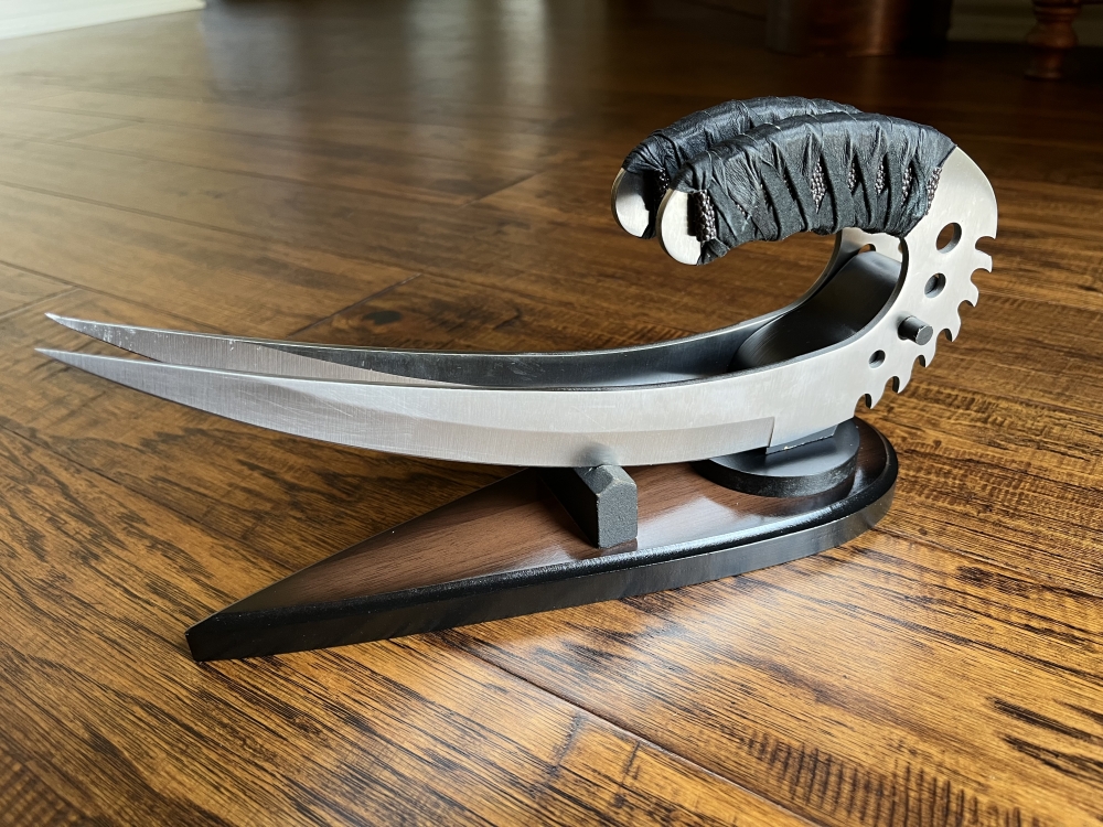 Riddick’s Saber Claws (Knives) from The Chronicles of Riddick Movie
