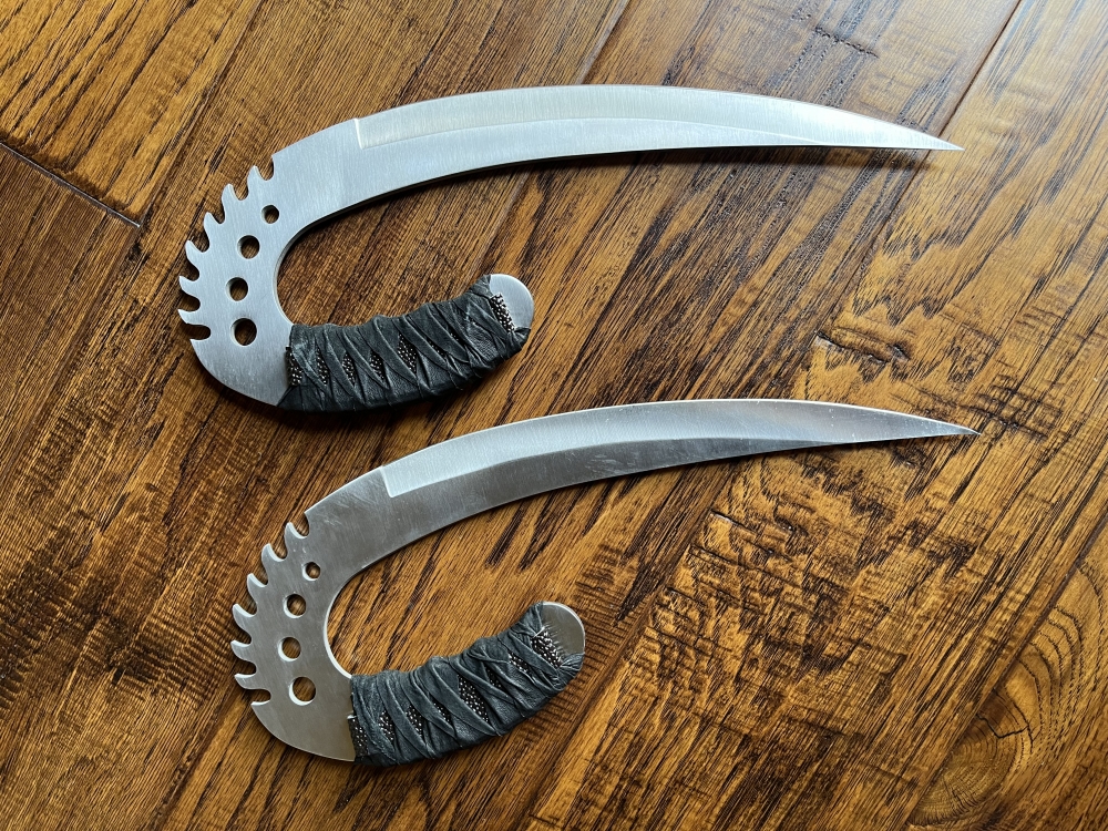 Riddick’s Saber Claws (Knives) from The Chronicles of Riddick Movie