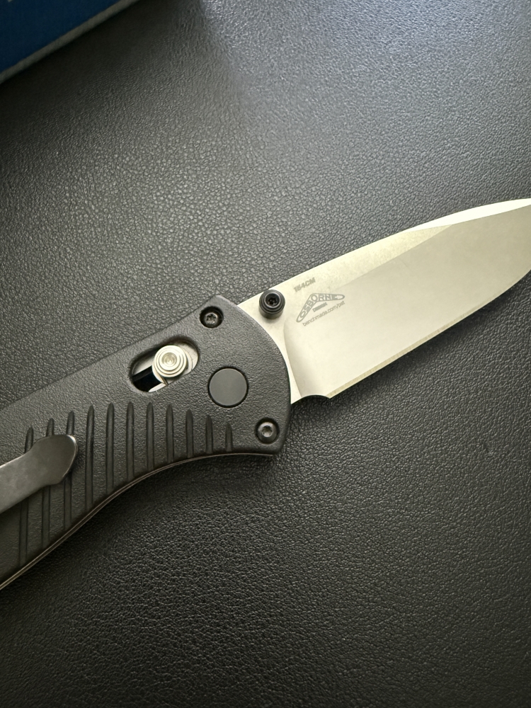 Mini-Barrage Blue Class Benchmade Assisted Open