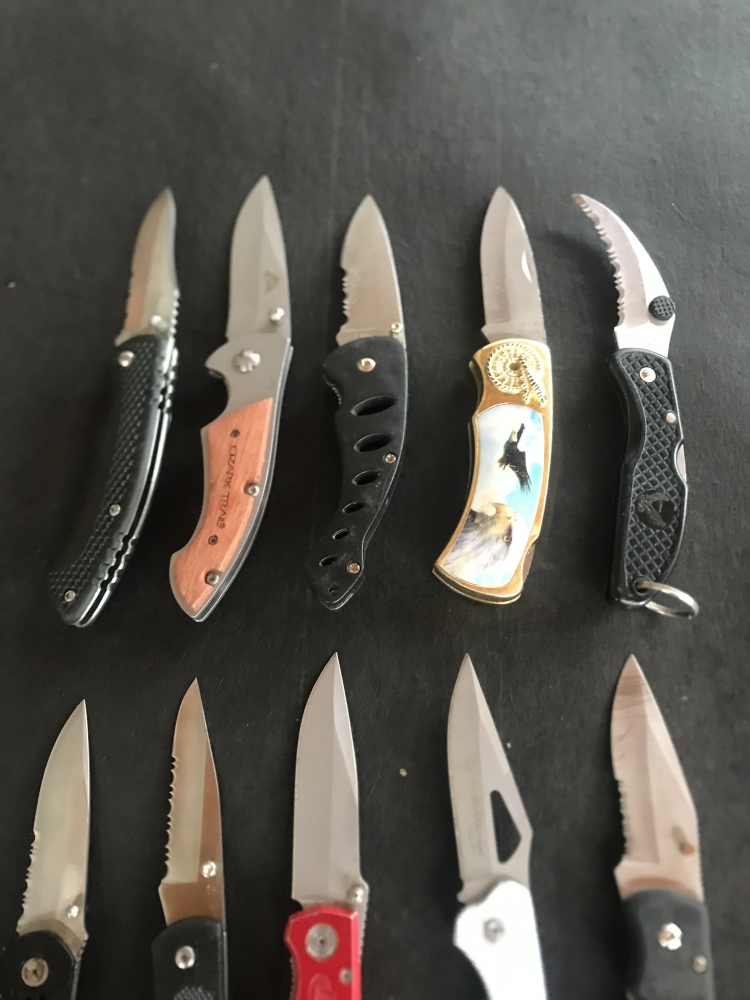 Lot of 10 Various pocketknives