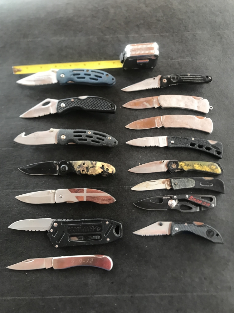 Lot of 15 Various pocketknives