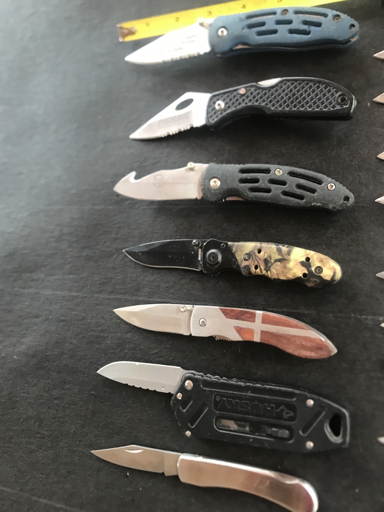 Lot of 15 Various pocketknives