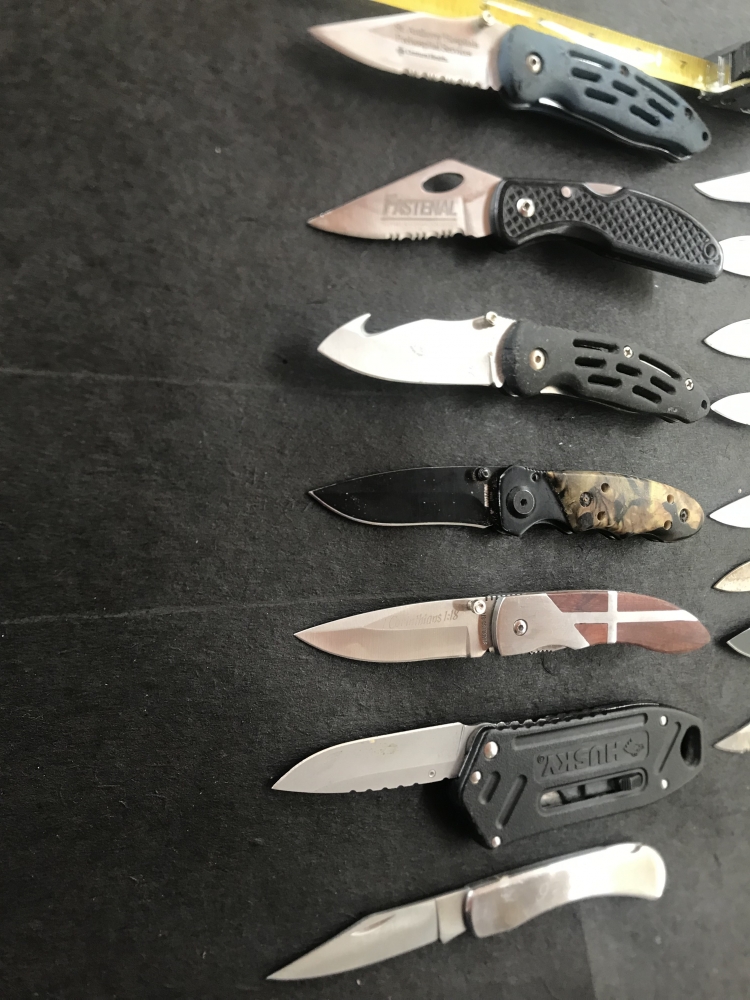 Lot of 15 Various pocketknives