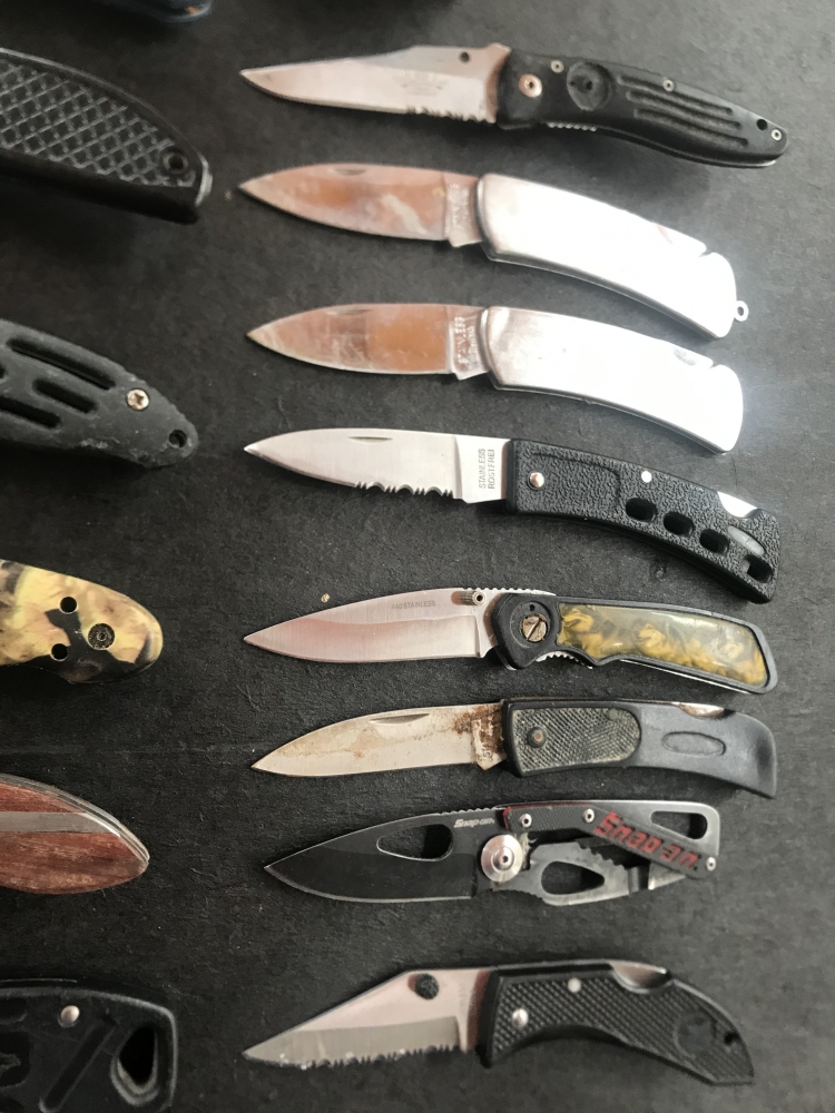 Lot of 15 Various pocketknives