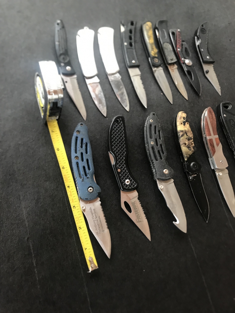Lot of 15 Various pocketknives