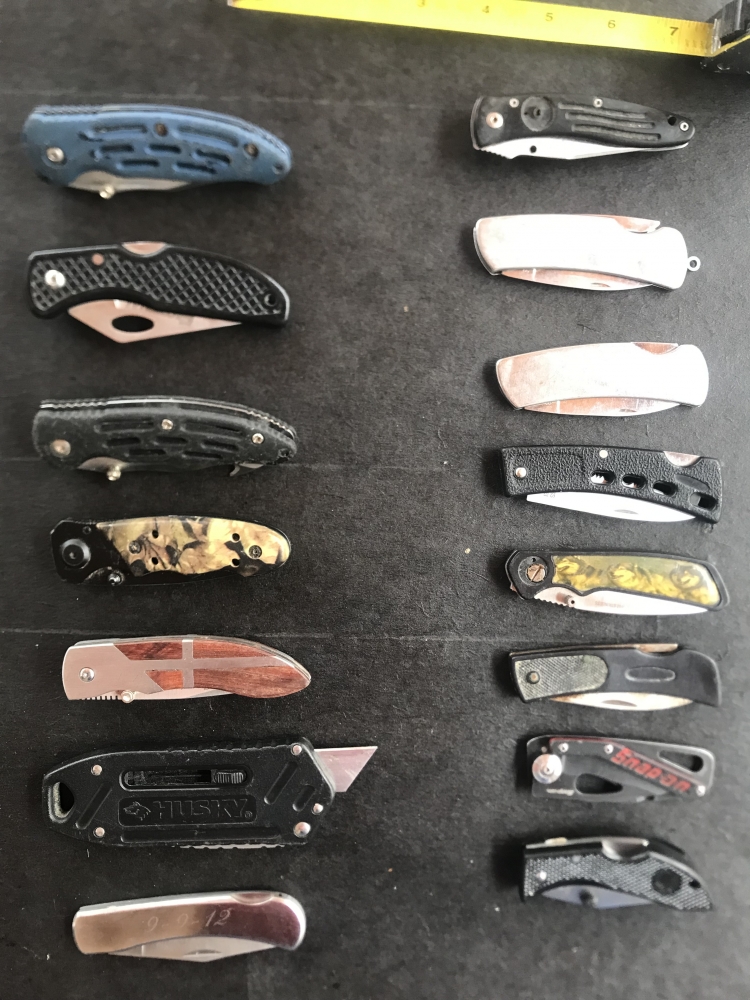 Lot of 15 Various pocketknives