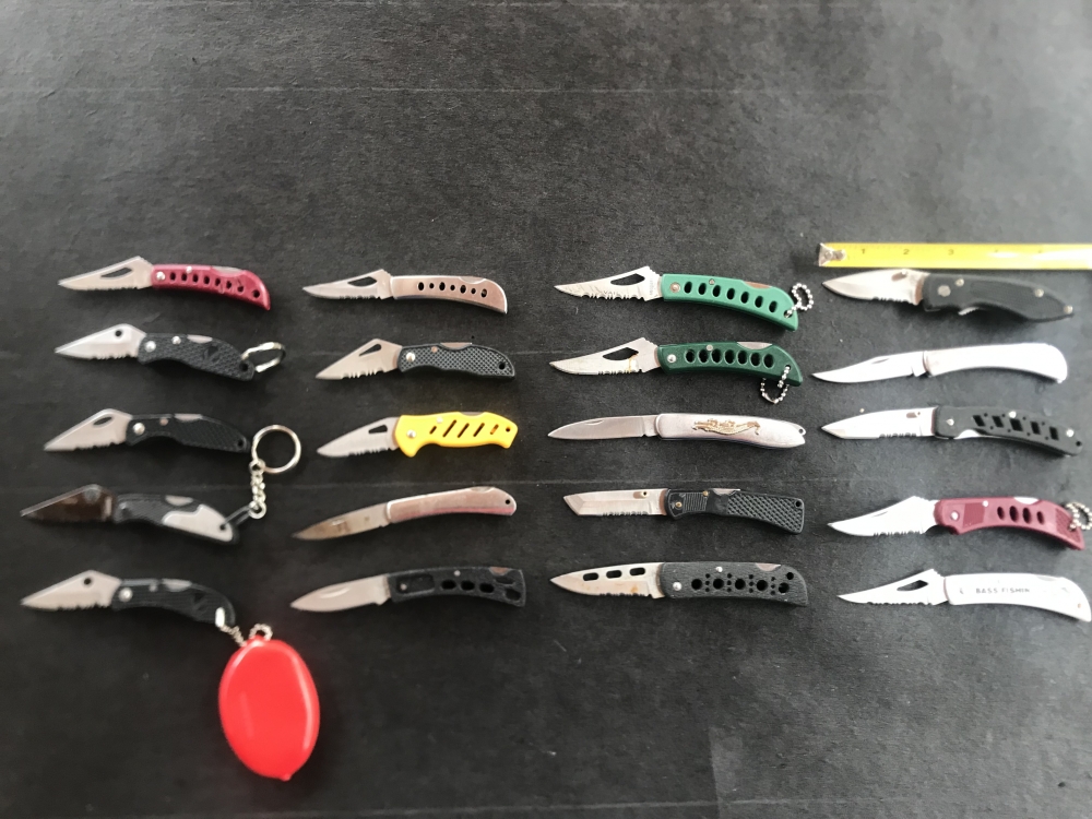 Lot of 20 Various pocketknives