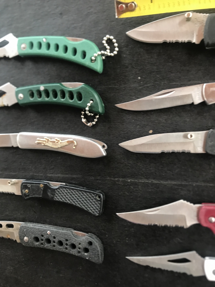 Lot of 20 Various pocketknives