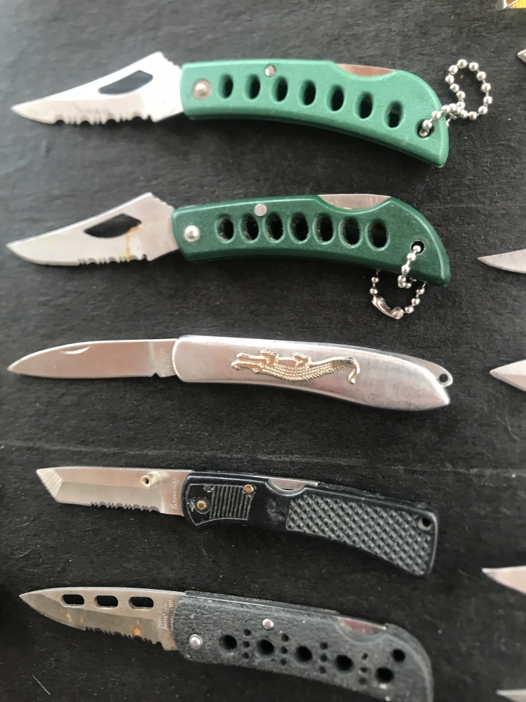 Lot of 20 Various pocketknives