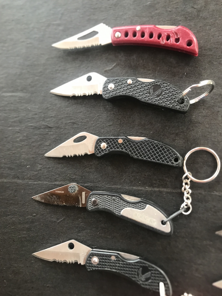 Lot of 20 Various pocketknives