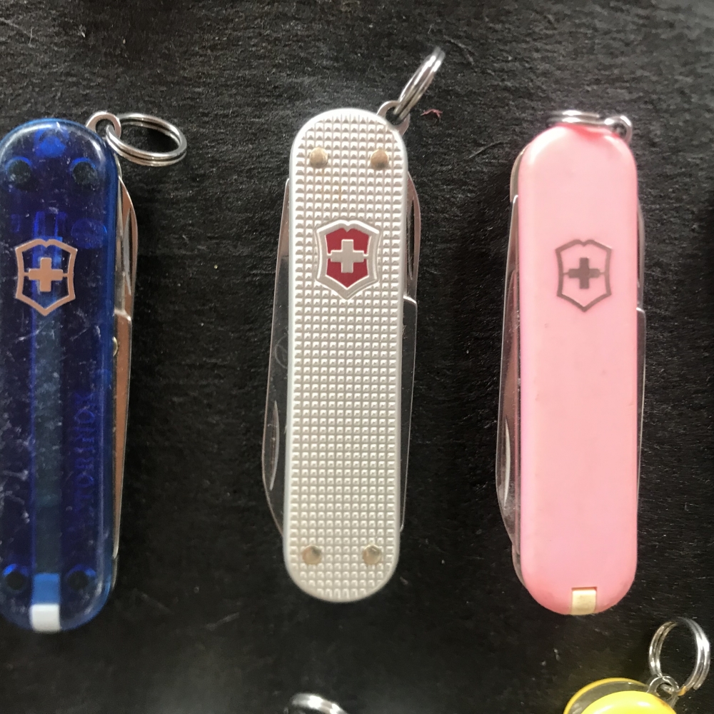 Lot of 24 58mm Swiss Army Knives / Pocket Knives from Victorinox Tinker w/ COACH collectible