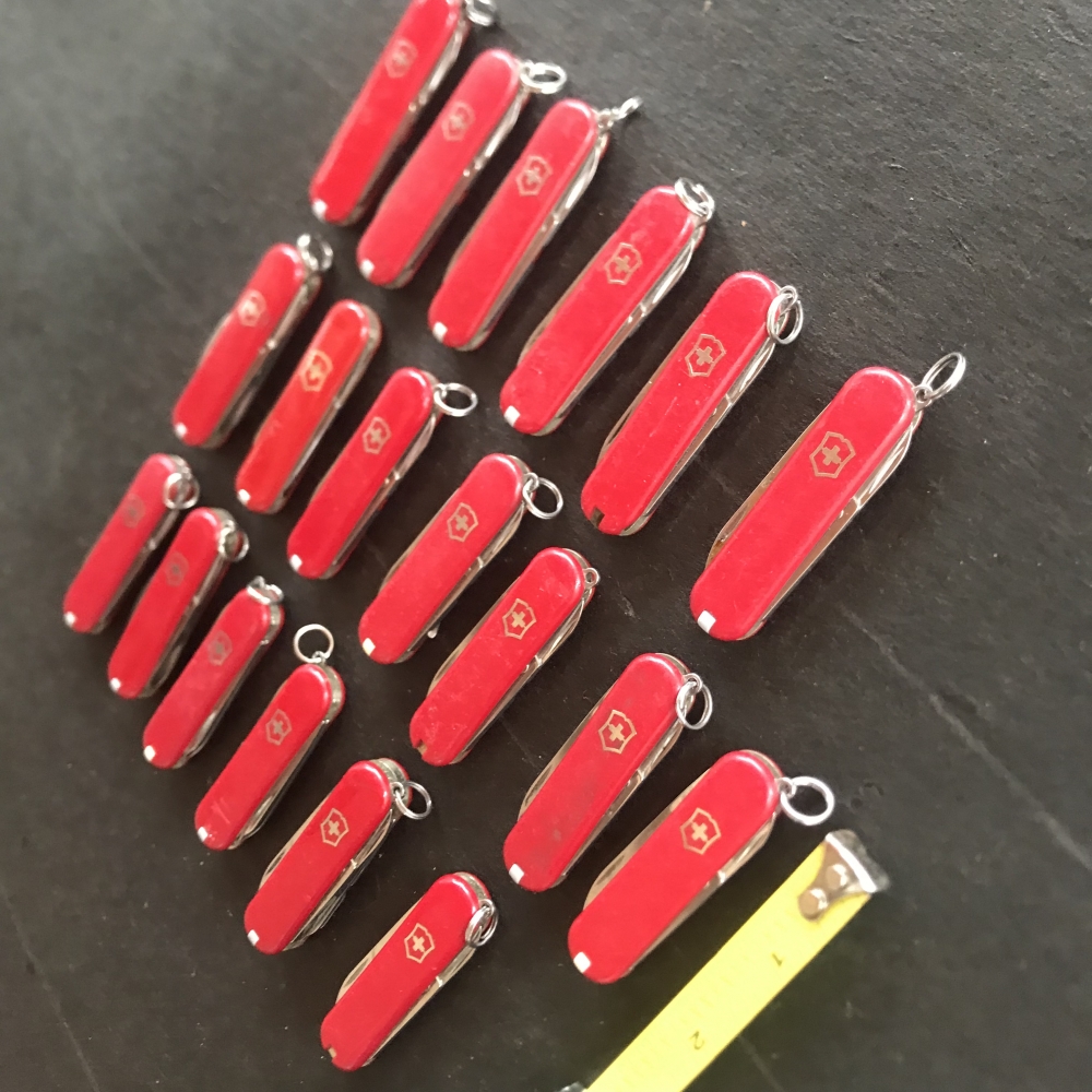 Lot of 19 58mm Swiss Army Knives / Pocket Knives from Victorinox Tinker
