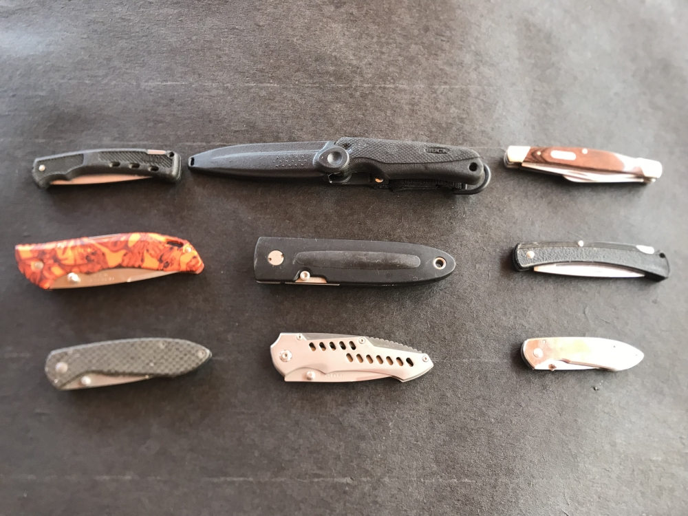 Lot of 9 Buck Knives, 8 foldable, 1 fixed
