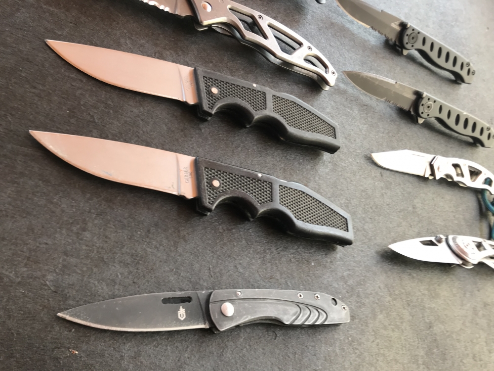 Lot of 13 Gerber Pocketknives