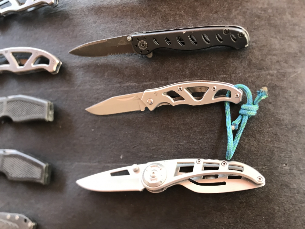 Lot of 13 Gerber Pocketknives