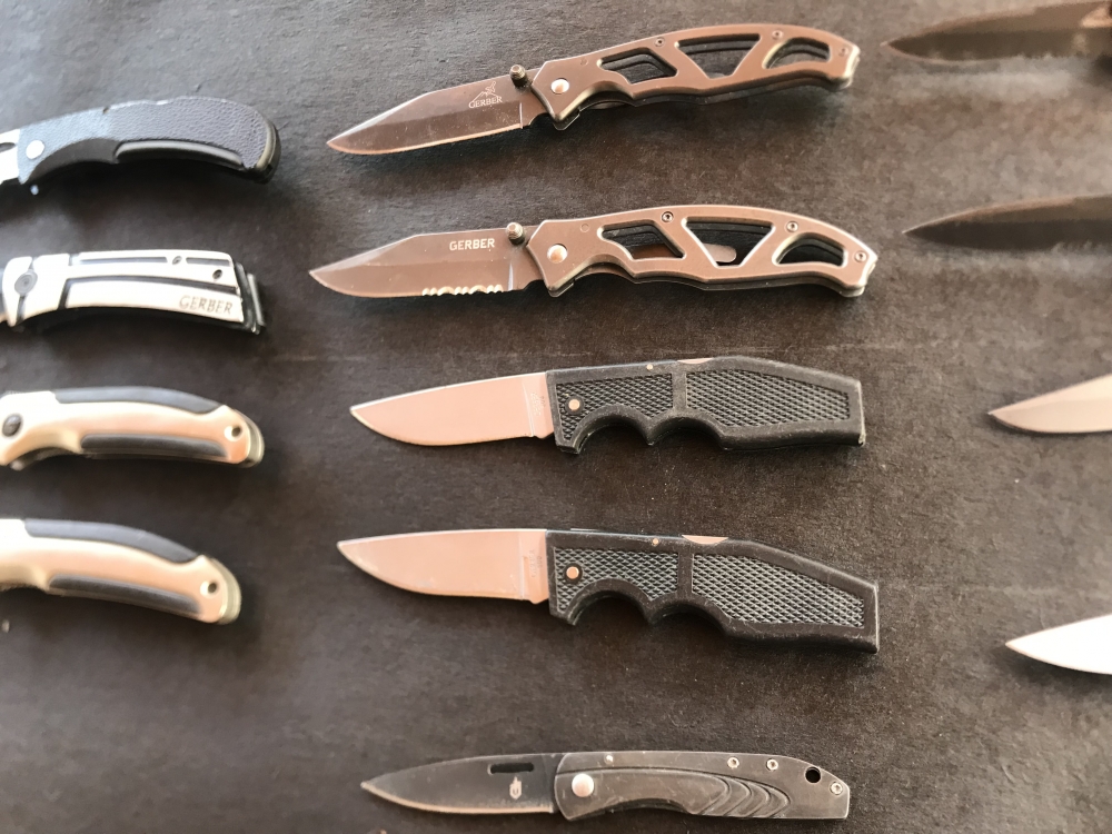 Lot of 13 Gerber Pocketknives