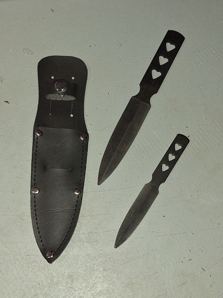 New United Cutlery On Target Black Hearts Thrower knife Set overall length 230 mm