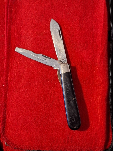 Vintage Camillus TL-29 Electrician Pocket Knife 2 Blades Wood Handle USA Made Overall Length 6 1/2