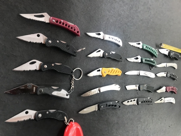 Lot of 20 Various pocketknives
