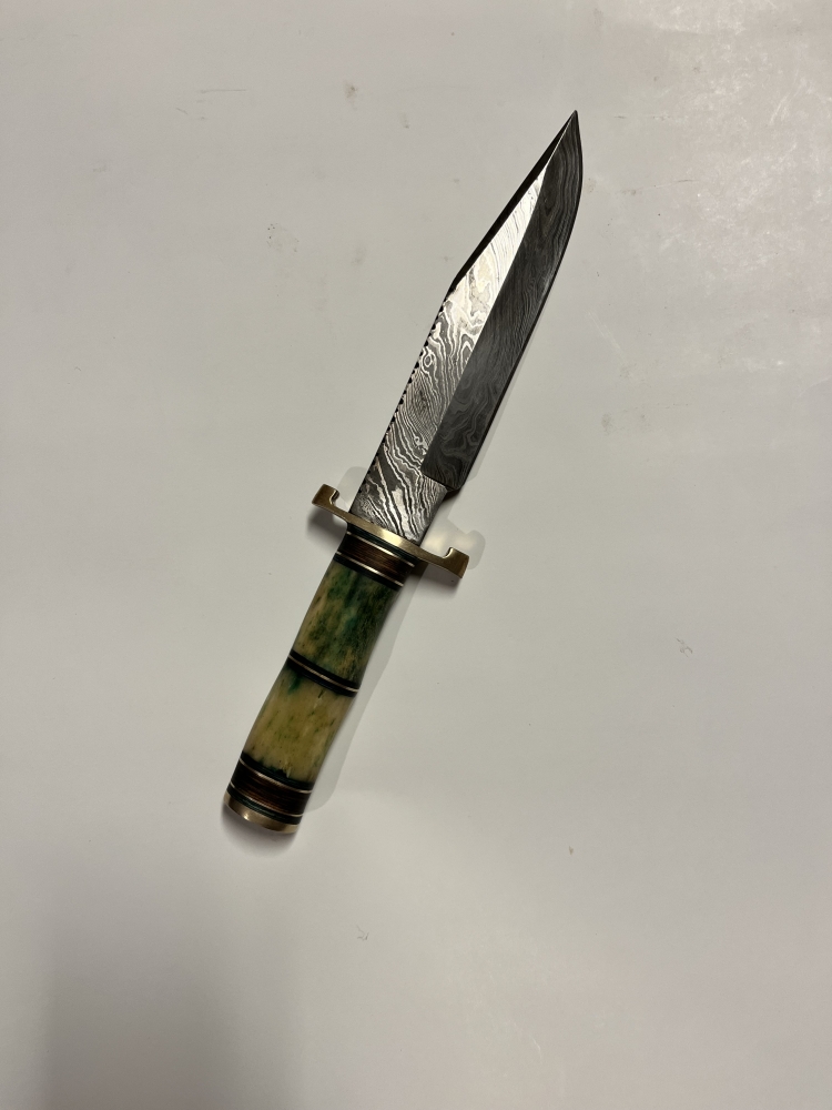 HAND-FORGED DAMASCUS STEEL FIXED BLADE HUNTING KNIFE WITH LEATHER SHEATH