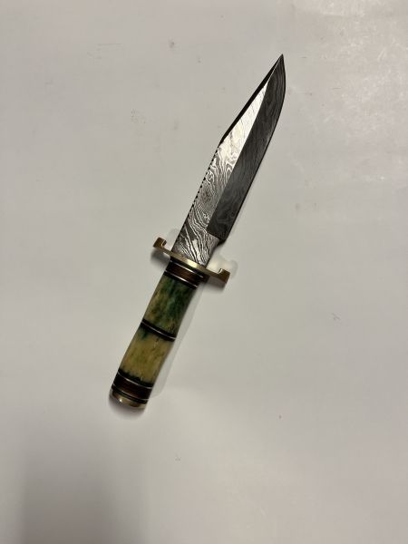HAND-FORGED DAMASCUS STEEL FIXED BLADE HUNTING KNIFE WITH LEATHER SHEATH