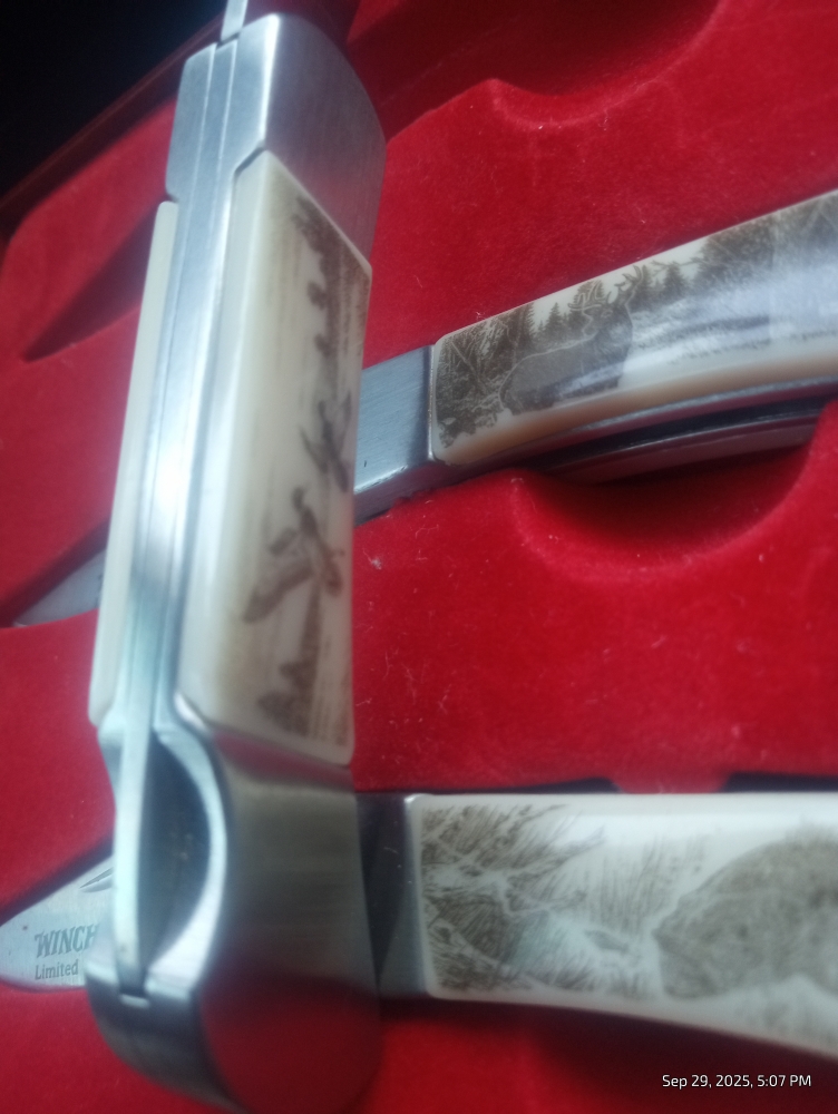 Set of three Limited edition 2007 Winchester lock blade knives