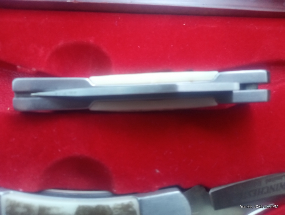 Set of three Limited edition 2007 Winchester lock blade knives