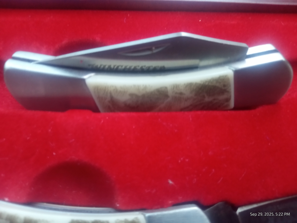 Set of three Limited edition 2007 Winchester lock blade knives