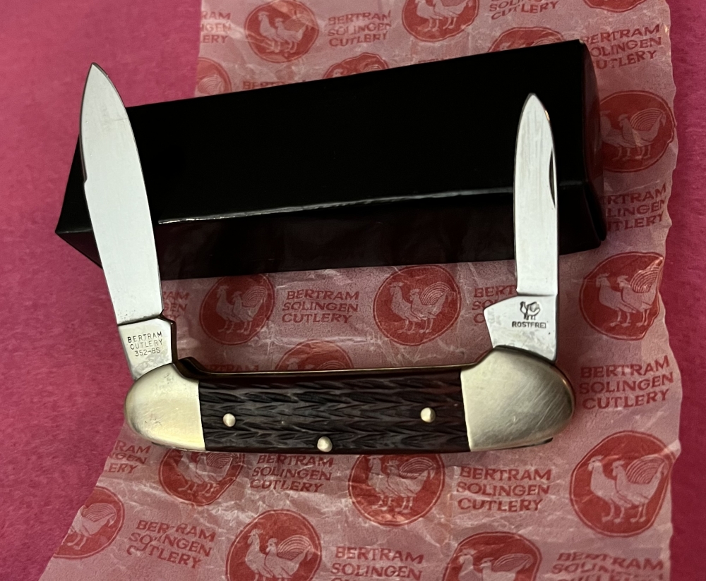 VINTAGE HEN & ROOSTER SOLINGEN 352-BS DARK RED JIGGED BONE CANOE 2-BLADE KNIFE