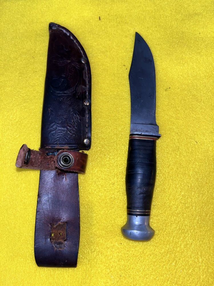 RARE VINTAGE CATTARAUGUS FIXED BLADE KNIFE W/ SHEATH. MADE IN USA!