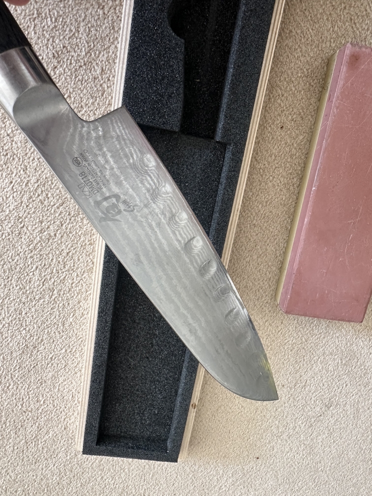 Kai Shun Classic Scalloped Santoku Knife / 18cm