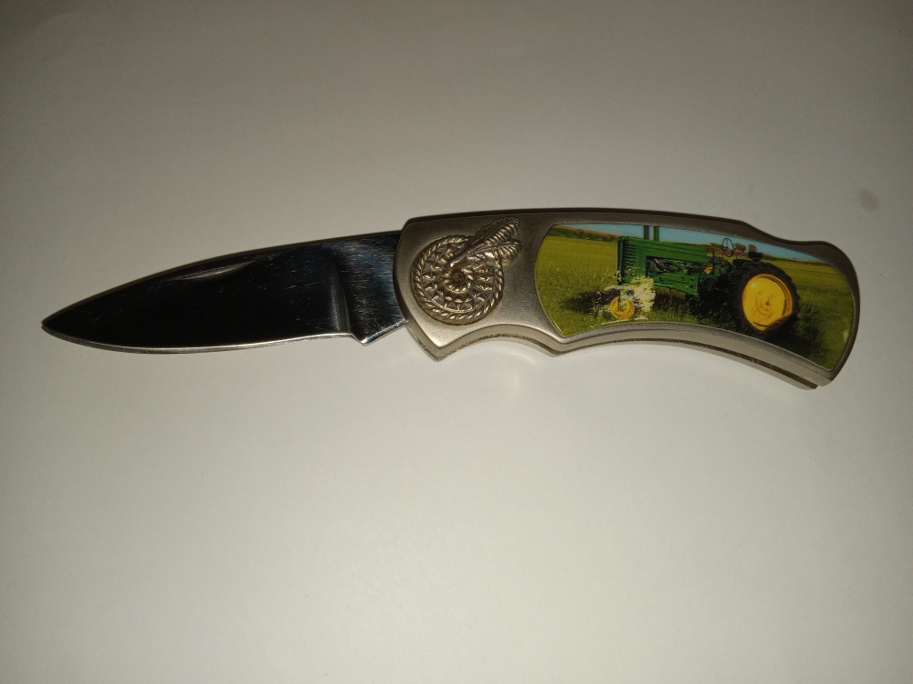 John Deere Single blade Lockback knife