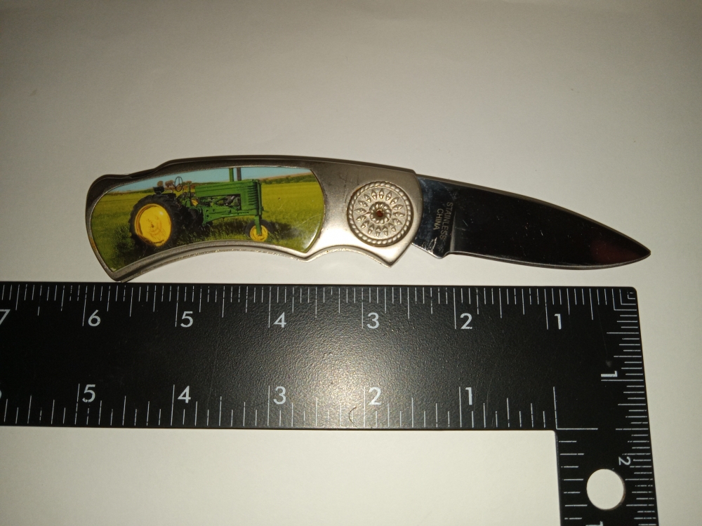 John Deere Single blade Lockback knife