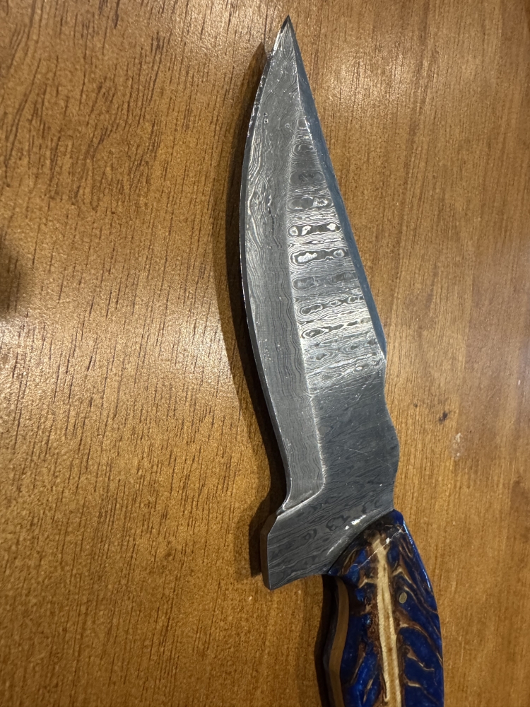 Hunting knife, Handmade Damascus steel very good quality.