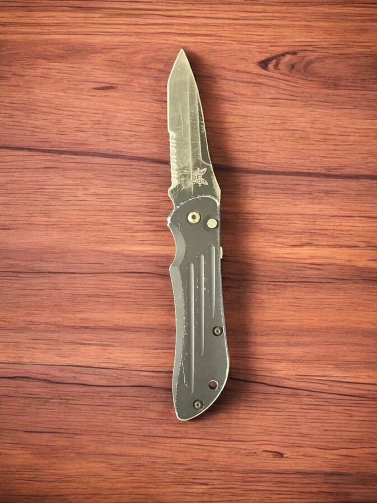 Benchmade 9101SBK Auto Stryker (Decent Condition)