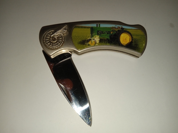 John Deere Single blade Lockback knife