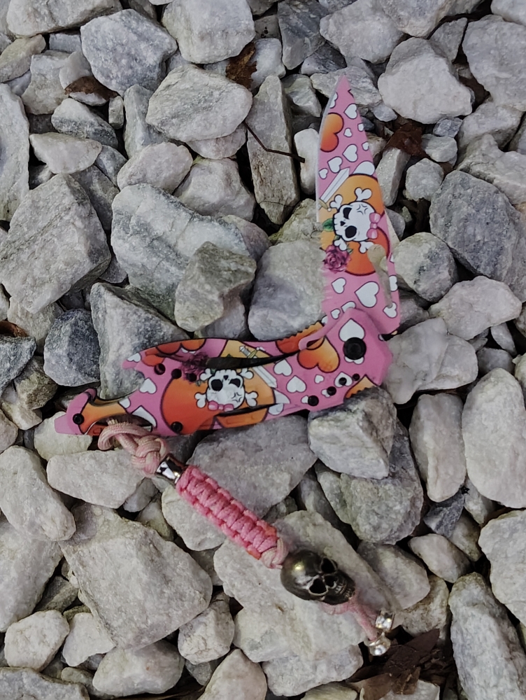 Knife and lanyard EDC set-up