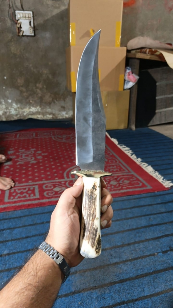 Hunting knife 