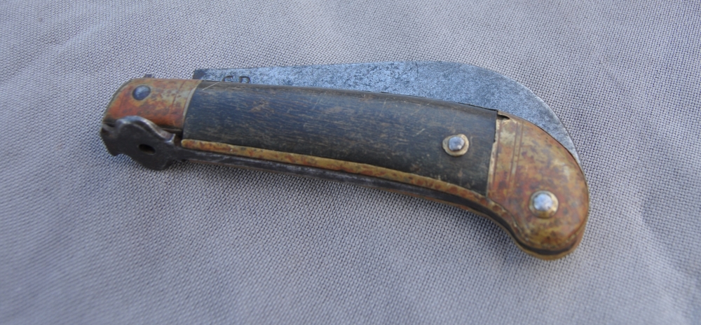 Antique 18th Century Italian Or French Clasp Folder 12cms Closed Horn And Brass Pick Lock Tapered Tang Touch Mark CD or GD